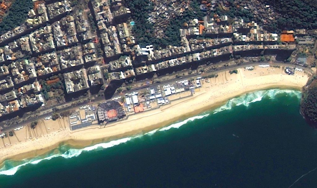 Copacabana. Imagen Deimos-2 de UrtheCast