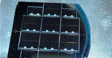 Primera celda solar nacional de uso espacial